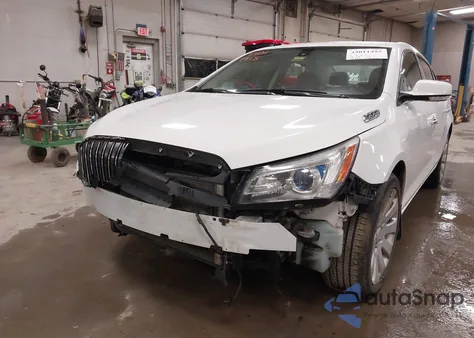 2014 Buick Lacrosse Leather Group z USA, uszkodzony, nr VIN 1G4GC5G36EF305098